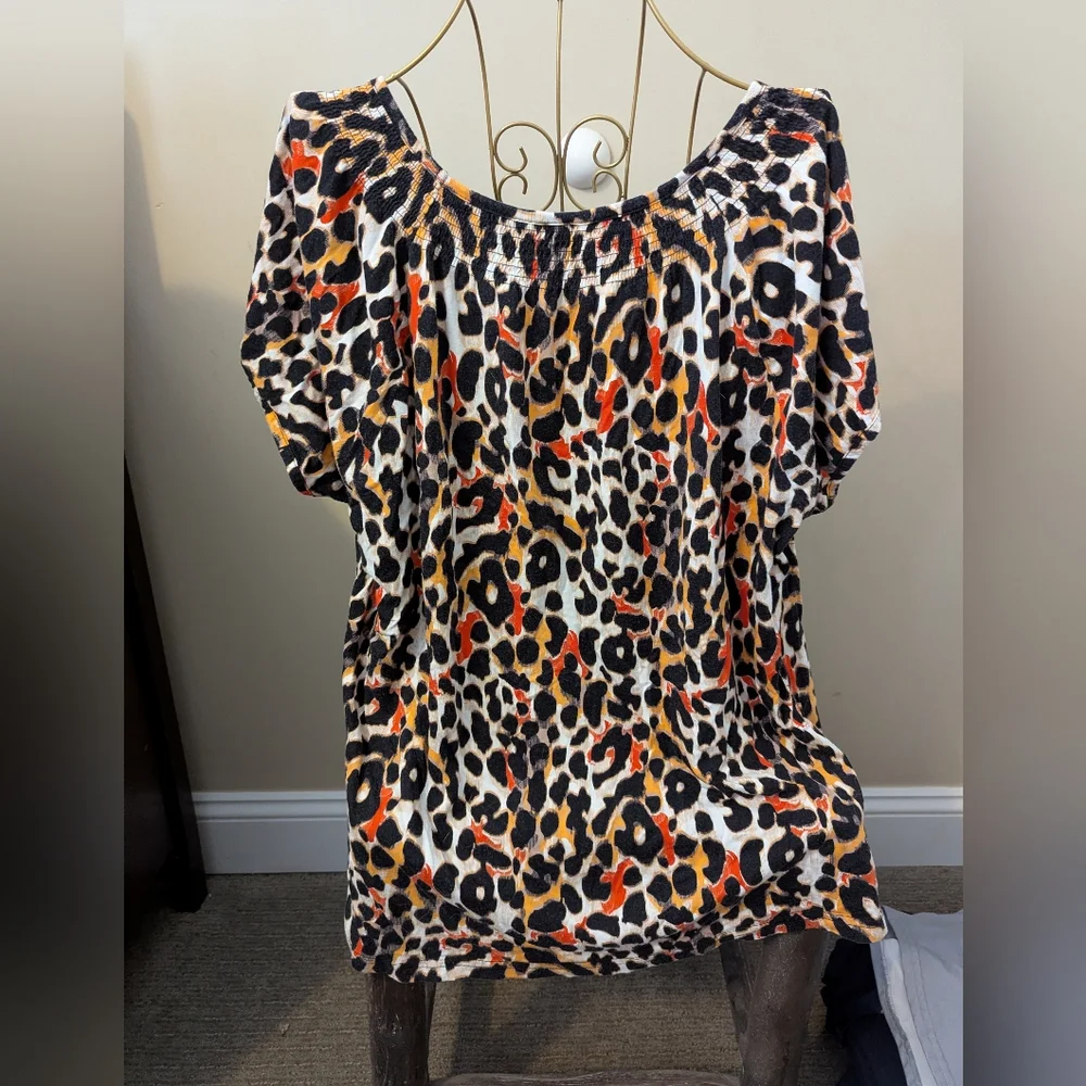 Madison Wild Patterned Blouse Plus - Picture 2 of 4